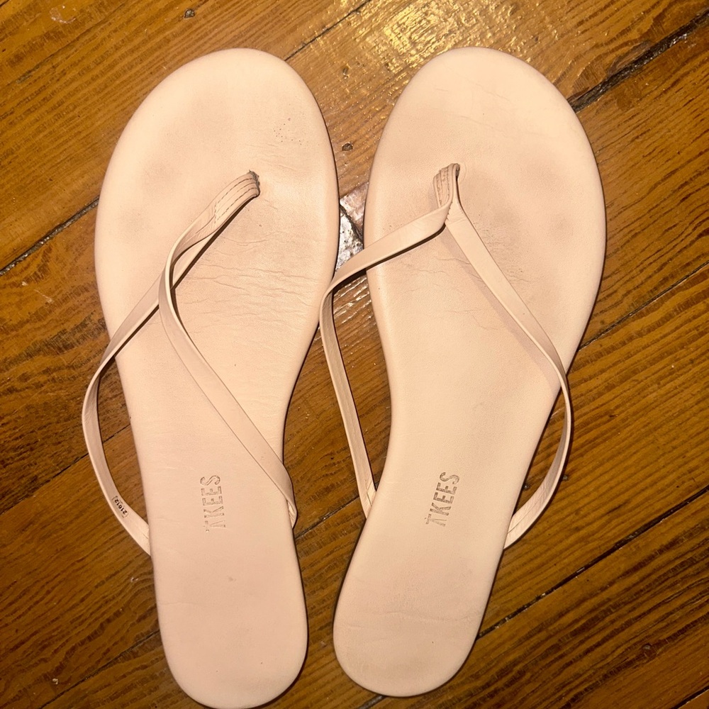 TKEES Cream Sandals Minimalist Flip-Flops